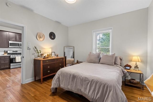 4745 Rosa Avenue, St Louis, MO 63116