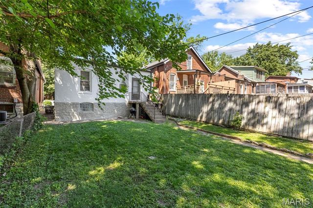 4745 Rosa Avenue, St Louis, MO 63116