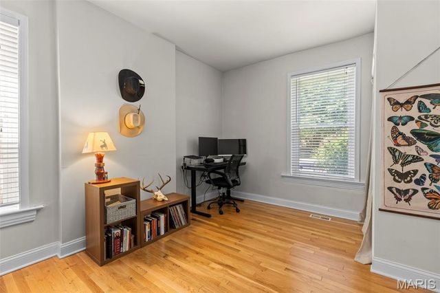 4745 Rosa Avenue, St Louis, MO 63116
