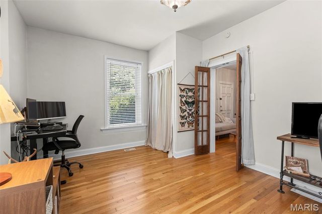 4745 Rosa Avenue, St Louis, MO 63116