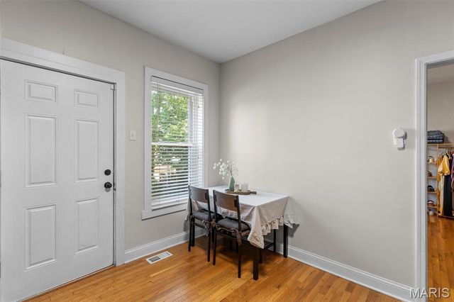 4745 Rosa Avenue, St Louis, MO 63116