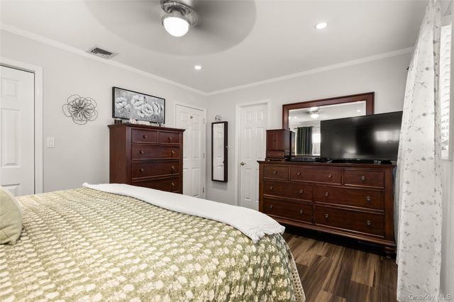 152 Keswick Drive, East Islip, NY 11730