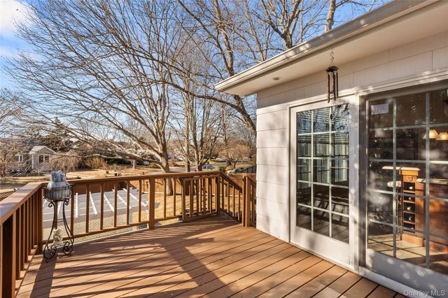 152 Keswick Drive, East Islip, NY 11730