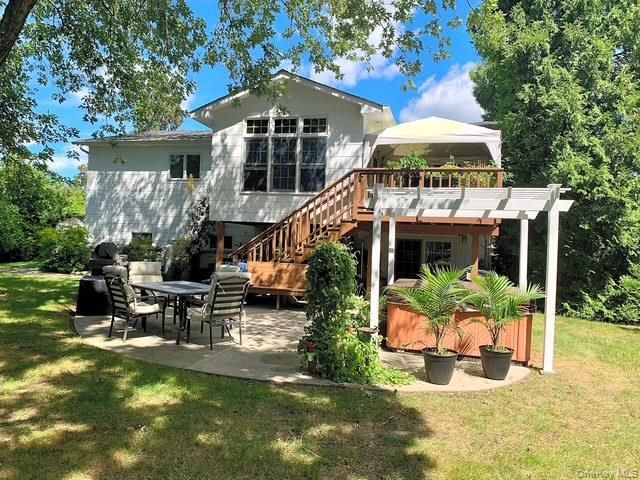 152 Keswick Drive, East Islip, NY 11730