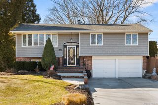 152 Keswick Drive, East Islip, NY 11730