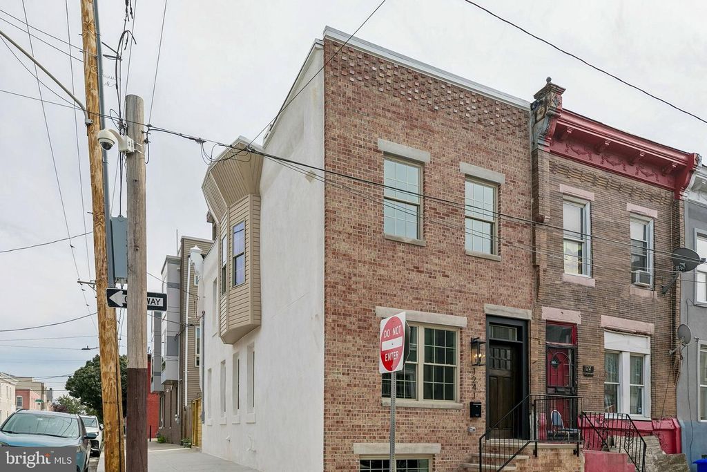 1241 S BUCKNELL ST, Philadelphia, PA 19146 — photo 2