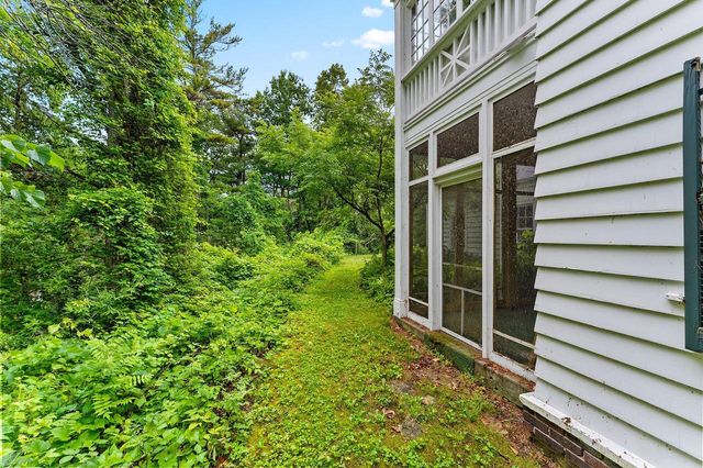 3814 Meadow LANE, Manitowoc, WI 54220