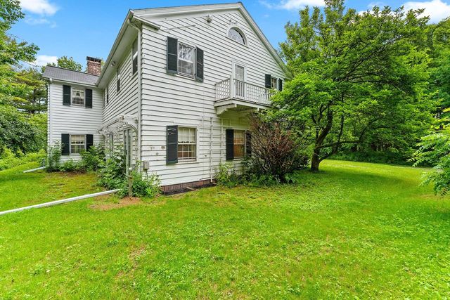 3814 Meadow LANE, Manitowoc, WI 54220