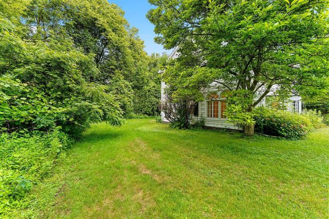 3814 Meadow LANE, Manitowoc, WI 54220