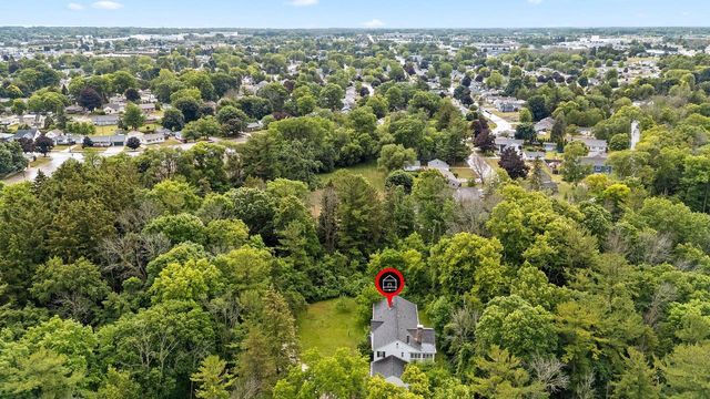 3814 Meadow LANE, Manitowoc, WI 54220