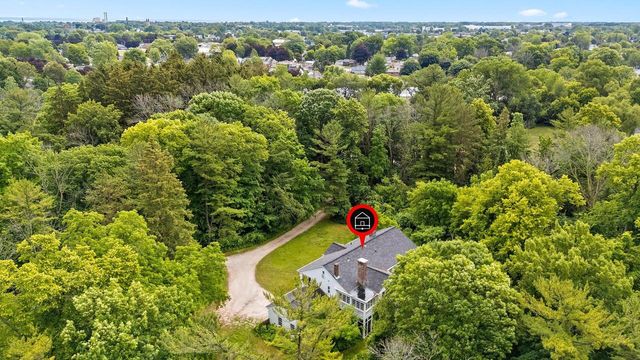 3814 Meadow LANE, Manitowoc, WI 54220
