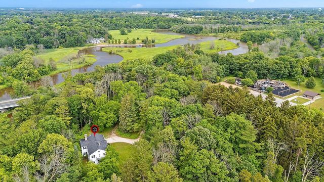 3814 Meadow LANE, Manitowoc, WI 54220