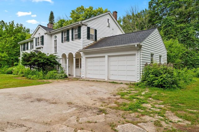 3814 Meadow LANE, Manitowoc, WI 54220