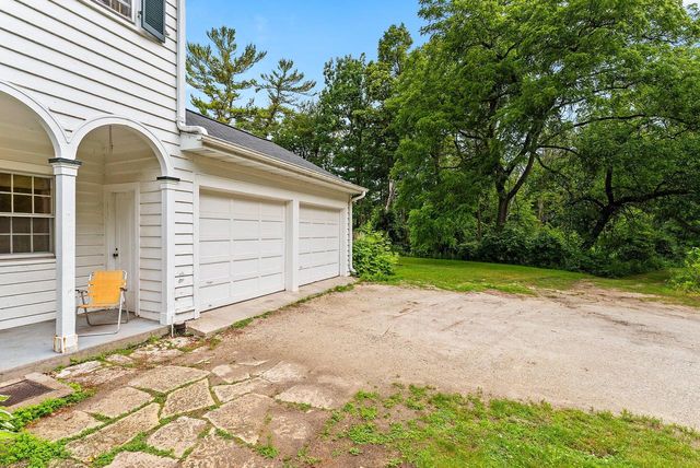 3814 Meadow LANE, Manitowoc, WI 54220