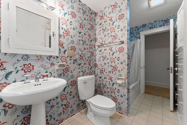 3814 Meadow LANE, Manitowoc, WI 54220