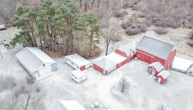 5233 124th Avenue, Fennville, MI 49408