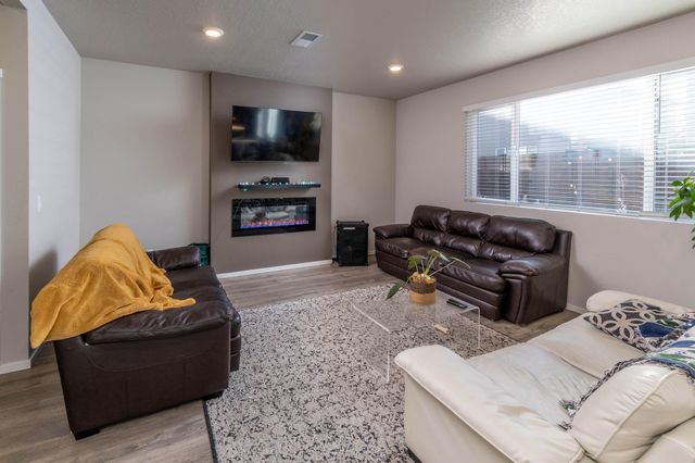 20513 SE Byron Avenue, Bend, OR 97702