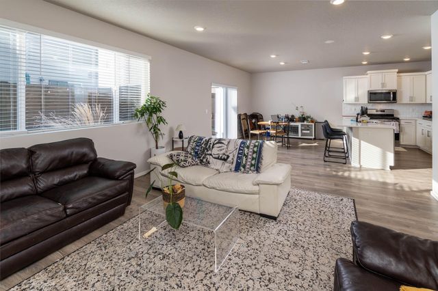 20513 SE Byron Avenue, Bend, OR 97702