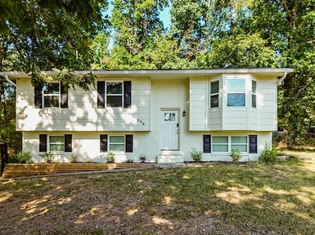 200 Starlet Cir, NE, Cleveland, TN 37323