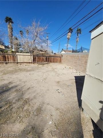 1710 Shadow Mountain Place, Las Vegas, NV 89108
