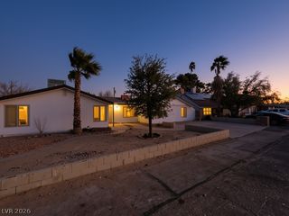 1710 Shadow Mountain Place, Las Vegas, NV 89108