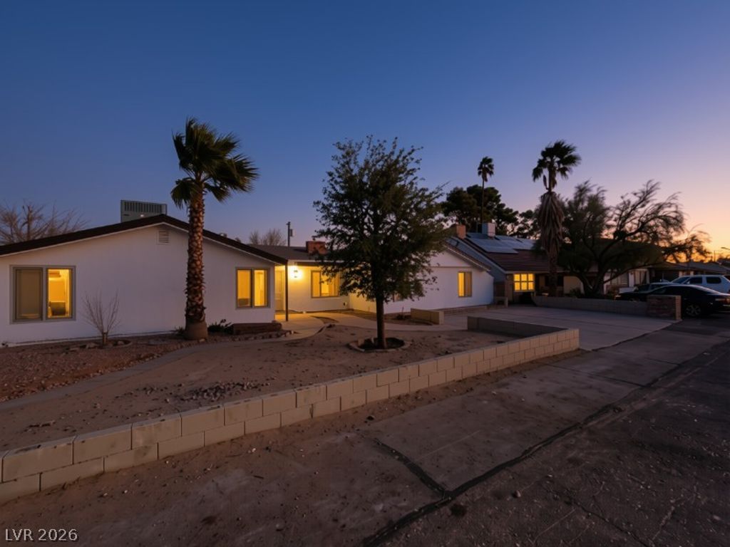 1710 Shadow Mountain Place, Las Vegas, NV 89108