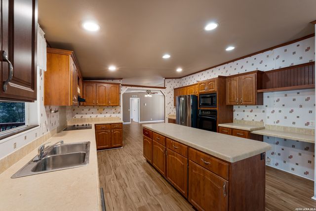 5715 Chimney Rock, Canyon Lake, TX 78133