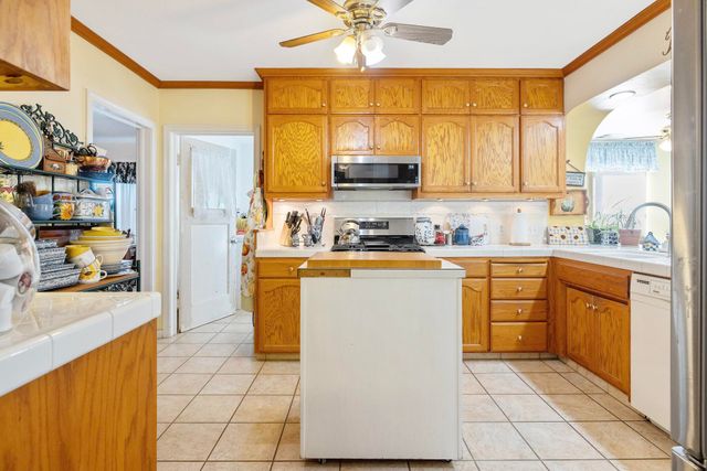 277 N Pepper Street, Woodlake, CA 93286