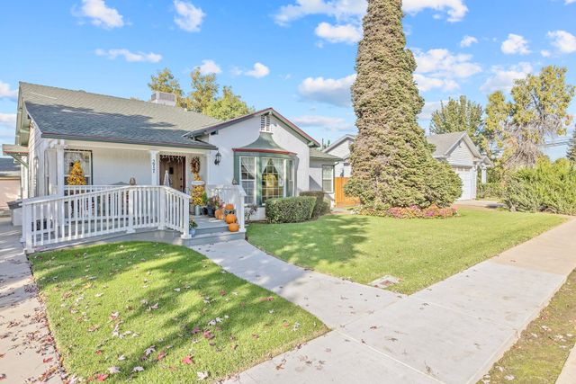 277 N Pepper Street, Woodlake, CA 93286