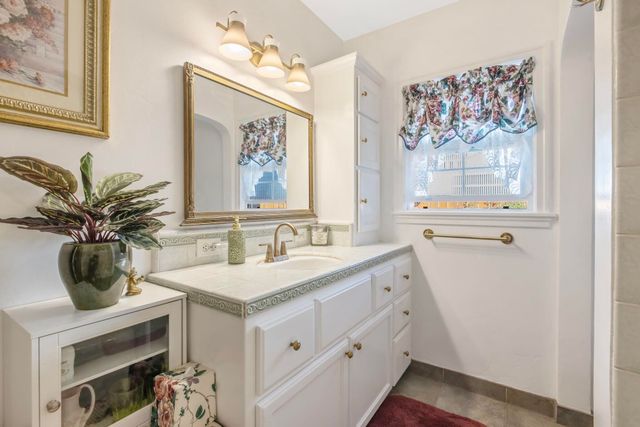 277 N Pepper Street, Woodlake, CA 93286