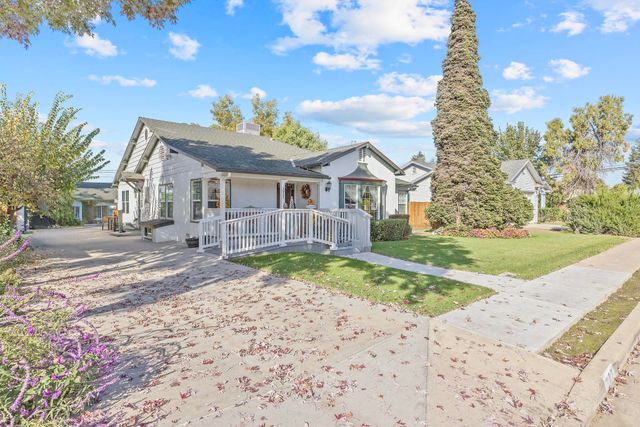 277 N Pepper Street, Woodlake, CA 93286