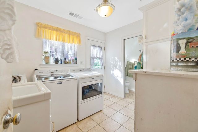 277 N Pepper Street, Woodlake, CA 93286