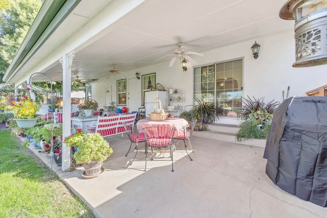 277 N Pepper Street, Woodlake, CA 93286