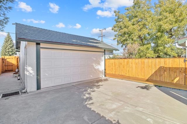 277 N Pepper Street, Woodlake, CA 93286