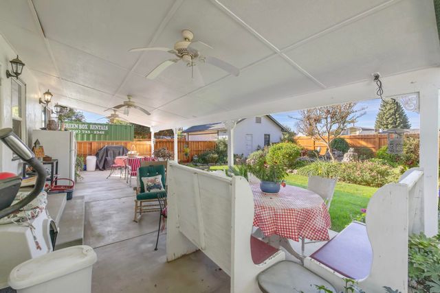 277 N Pepper Street, Woodlake, CA 93286