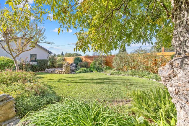 277 N Pepper Street, Woodlake, CA 93286