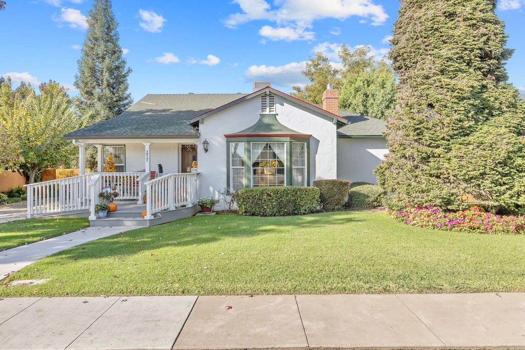 277 N Pepper Street, Woodlake, CA 93286