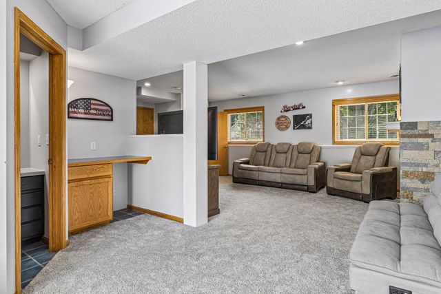 1649 Regatta Drive, Woodbury, MN 55125