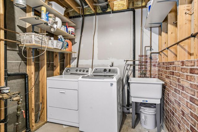 1649 Regatta Drive, Woodbury, MN 55125