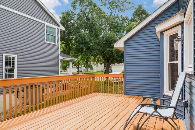 1649 Regatta Drive, Woodbury, MN 55125