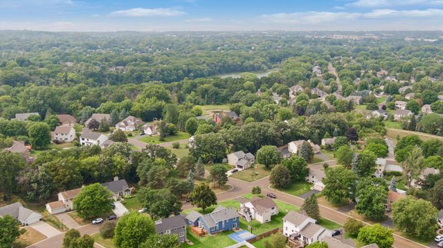 1649 Regatta Drive, Woodbury, MN 55125