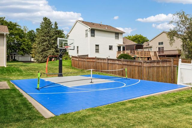 1649 Regatta Drive, Woodbury, MN 55125