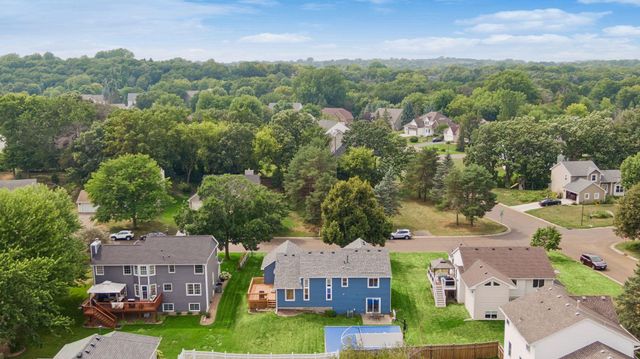 1649 Regatta Drive, Woodbury, MN 55125