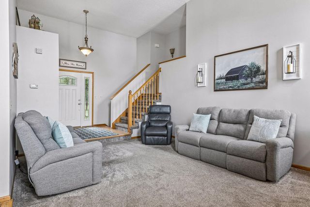 1649 Regatta Drive, Woodbury, MN 55125