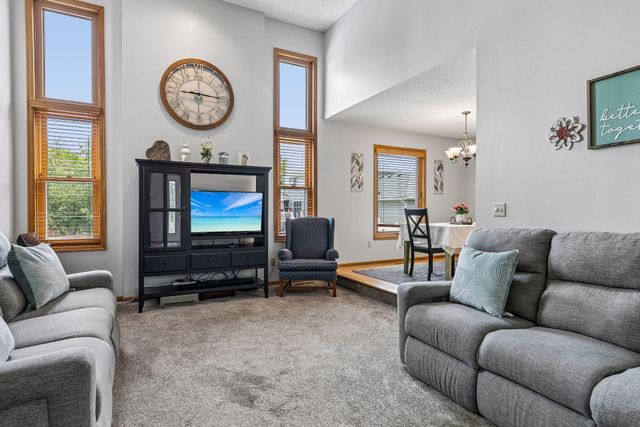 1649 Regatta Drive, Woodbury, MN 55125
