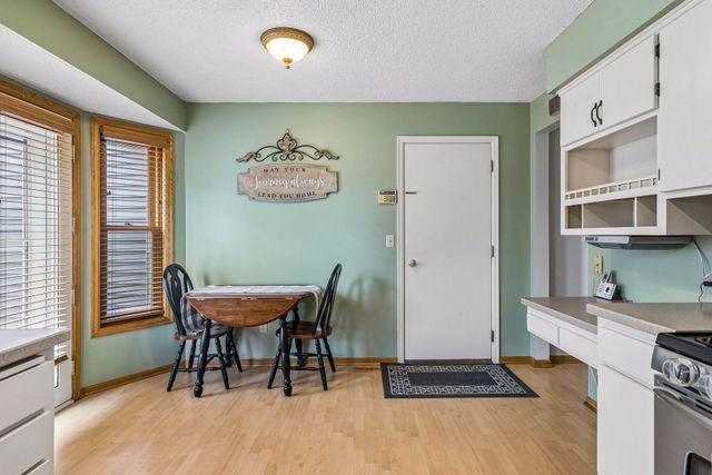 1649 Regatta Drive, Woodbury, MN 55125