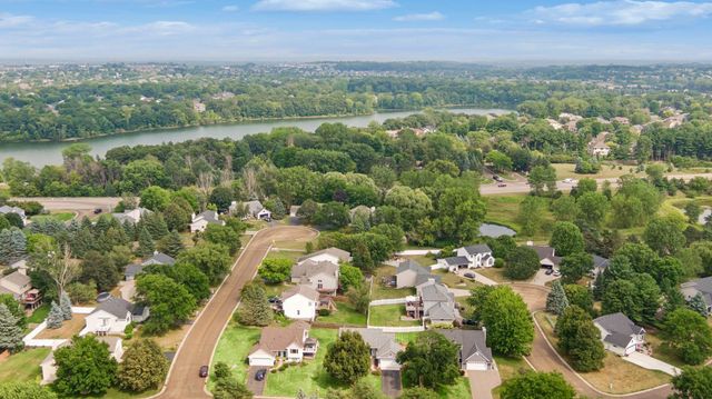 1649 Regatta Drive, Woodbury, MN 55125