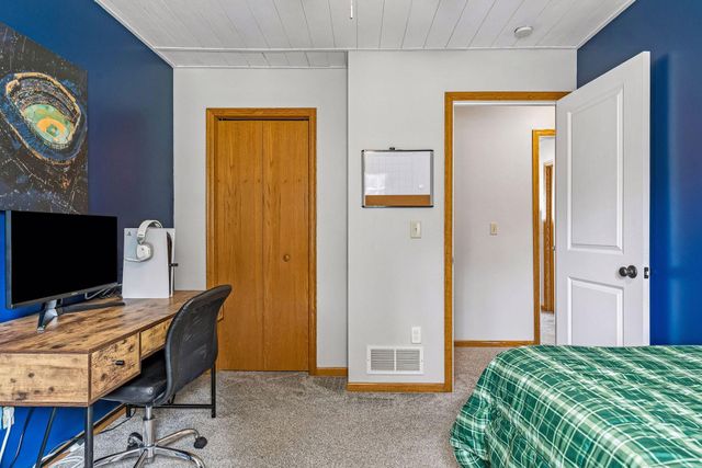 1649 Regatta Drive, Woodbury, MN 55125