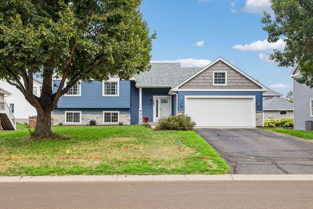 1649 Regatta Drive, Woodbury, MN 55125