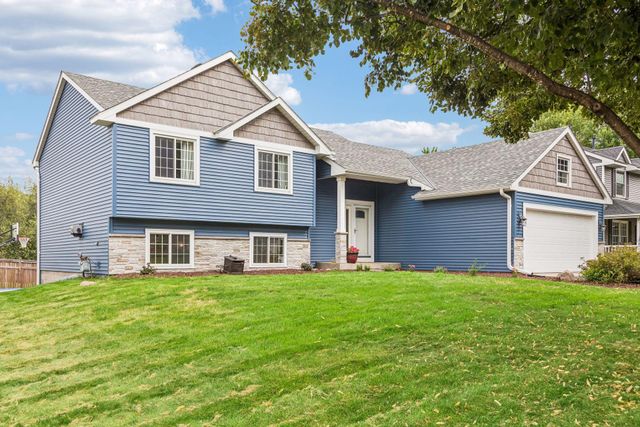 1649 Regatta Drive, Woodbury, MN 55125